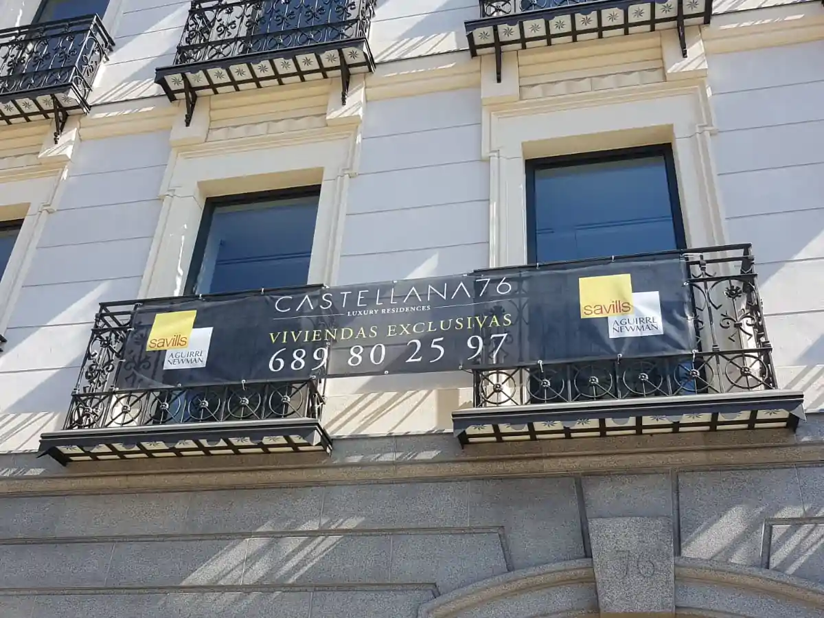 Lonas microperforadas 350 gr: impresión de lonas publicitarias en Alcobendas (Madrid)